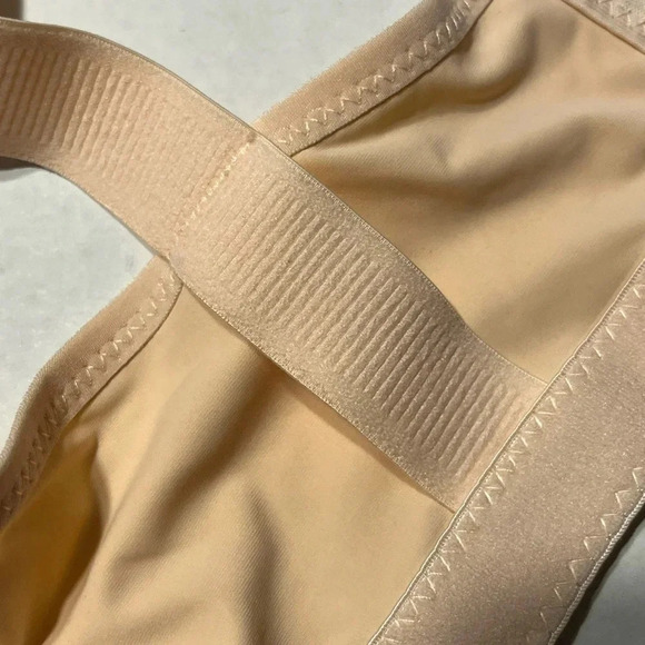 Set three women’s XL- XXL bras from 4 sports 8 sexy bra total of 12 bras - Picture 13 of 16